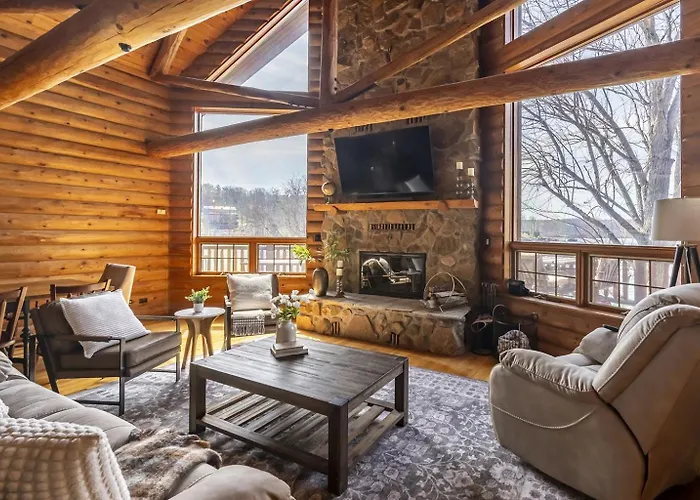 Holiday home Luxury Log W & Dock Sleeps 12