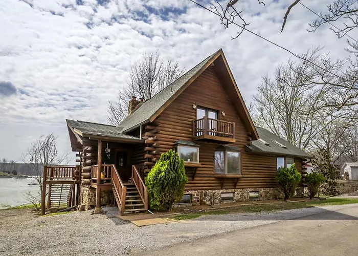 Holiday home Luxury Log W & Dock Sleeps 12 *