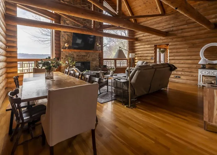 Luxury Log W & Dock Sleeps 12 Holiday home *