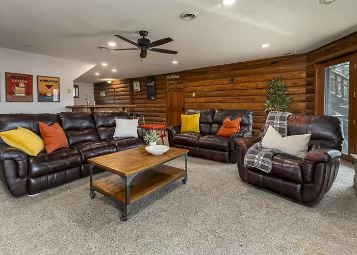 Luxury Log W & Dock Sleeps 12 Holiday home Goreville