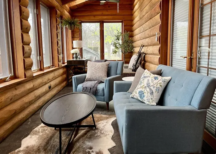 Luxury Log W & Dock Sleeps 12 Holiday home