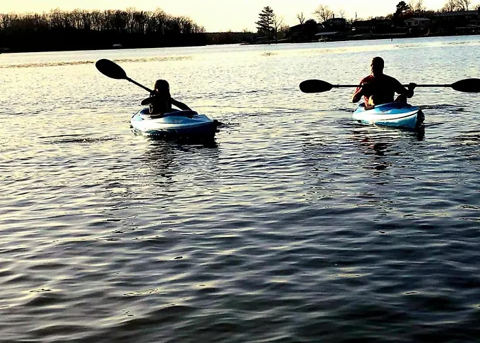 Holiday home Luxury Log W & Dock Sleeps 12 *